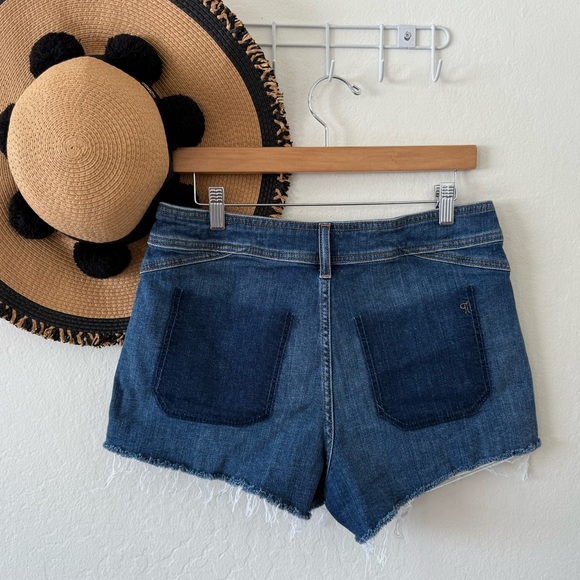 Anthropologie Pilcro Mid Rise Micro Cutoff Denim Shorts SZ 29 - Picture 4 of 16